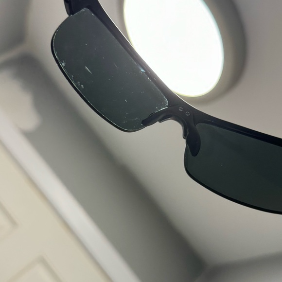 Hobie Wharf Black needs nose pads some scratches on lenses for parts or restore - Picture 10 of 14